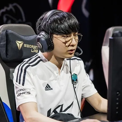 Со deokdam Дэ Гиль