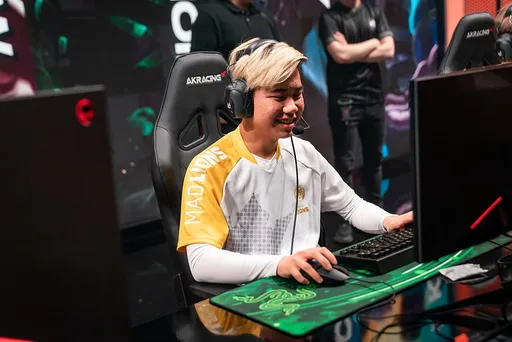 Игрока Bilibili Gaming по LoL лишили китайского гражданства из-за второго паспорта