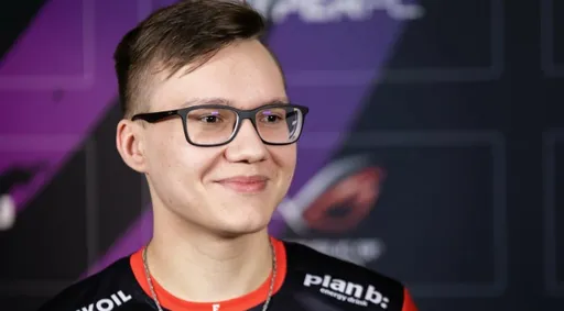 Almazer: Virtus.pro изменит структуру после прихода FL4MUS