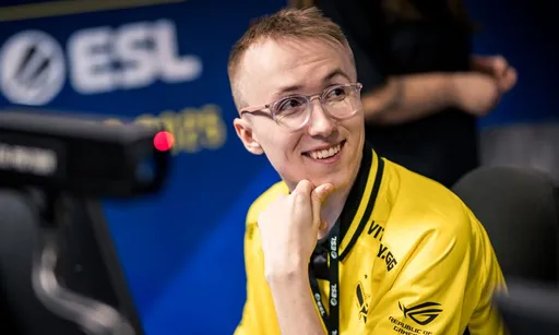 Ropz попал в аварию на Porsche