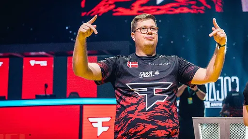 FaZe и Astralis  выиграли свои матчи на IEM Chengdu 2024