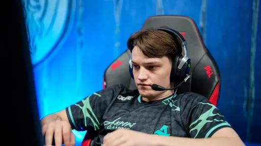 Nix раскритиковал игру Mira против Spirit на TI14: какой минусовой IQ, чтобы зайти в пятерых на ШД?
