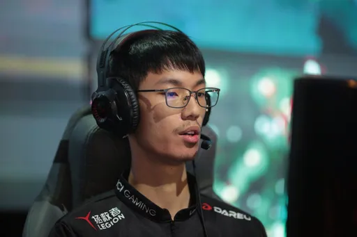 ELeVeN собрал новую команду по Dota 2