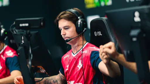 Virtus.pro обыграла Team Spirit в стартовом матче на Roobet Cup 2023