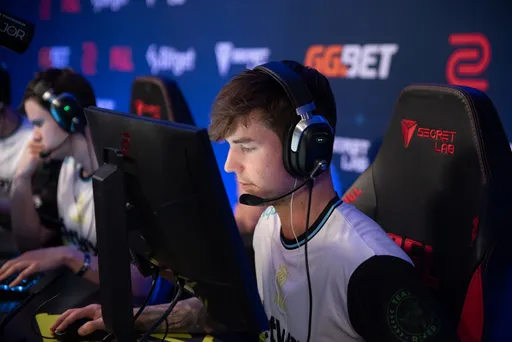 Device приступил к переговорам для продолжения карьеры — он покинет NiP