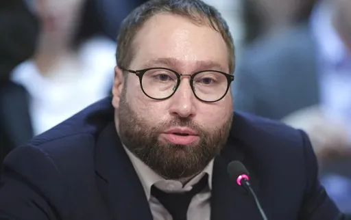Депутат Горелкин: в глобальную Сеть уже никто не верит, нужен вход в сервисы через «Госуслуги»