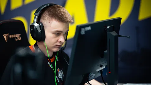 Клатч 1v4 и эйс от Qikert в шоу-матче Gamers8