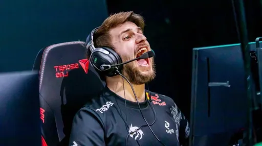 Degster: в сети скины CS2 сравнивают с VALORANT, всё равно у Valve получается лучше