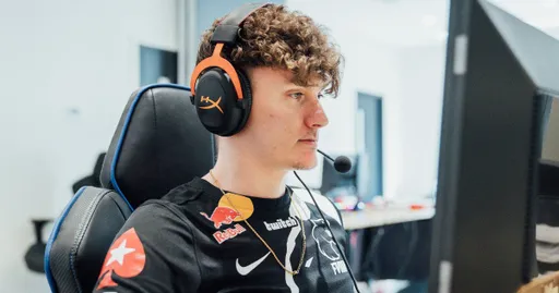 Junior присоединился в качестве стендина к ростеру EG Black