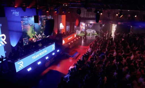 LenaGol0vach и rostislav_999 в одной команде на FME по Dota 2