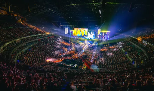 Зритель финала IEM Cologne 2022 выбил редкий скин на АК-47 прямо на стадионе