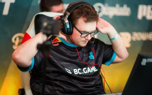 Cloud9 уступила FaZe Clan в дебютном матче на RMR