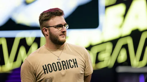 Smooya стал топ-1 игроком на FACEIT – он обошёл Spinx и donk