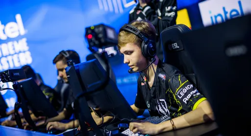 «Я меджиску показал». M0NESY о показанных средних пальцах в матче против Vitality