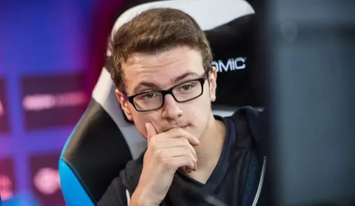 Miracle- продолжает тренироваться на Morphling в матчмейкинге Dota 2