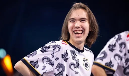 Team Spirit победила FlyQuest в дебютном матче BLAST Rivals Spring 2025