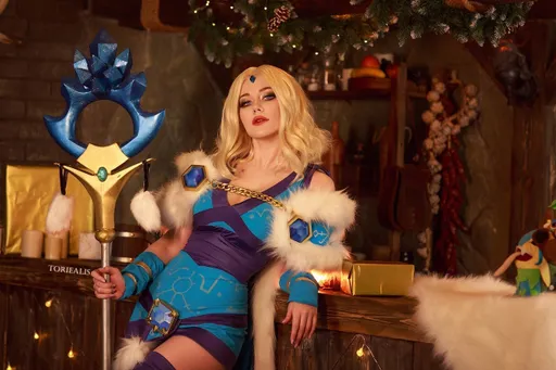 Ледяная красота: TORIEALIS в образе Crystal Maiden