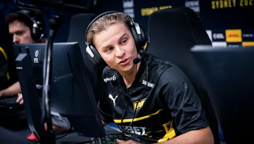 NaVi впервые сыграла на Train и вышла на 2-1 в группе EPL S21
