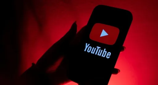 Слух: Роскомнадзор предостерёг операторов связи РФ от «ускорения» YouTube