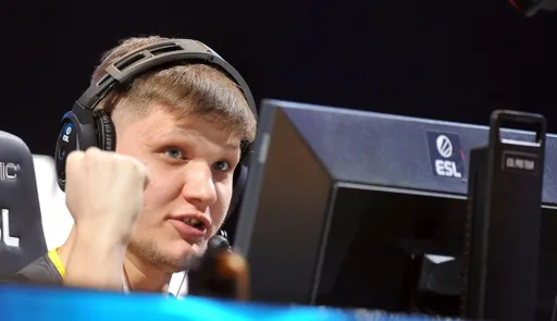 S1mple официально присоединился к FaZe Clan – игрок сыграет на мейджоре в США