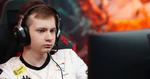 Virtus.pro выбила NaVi в нижнюю сетку отбора ESL One Raleigh 2025