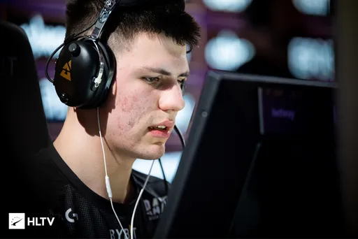 B1t: жена Boombl4 немножко просто непонятные вещи для меня делает