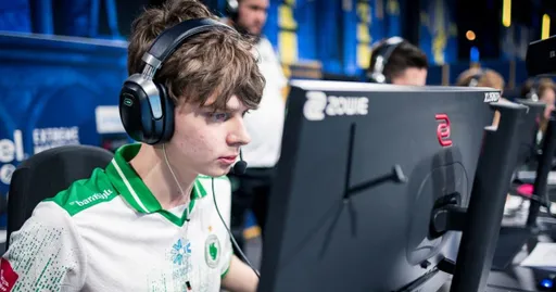 Falcons вышла в плей-офф IEM Cologne Major 2026 после победы над NaVi