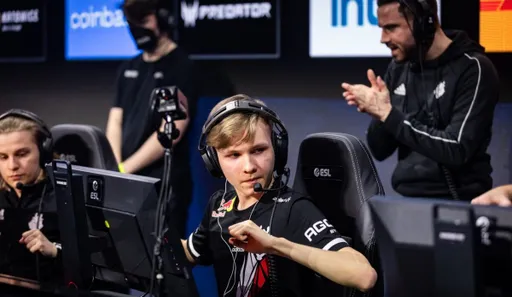 M0NESY попросил фанатов придумать именной стикер для PGL Major Antwerp 2022