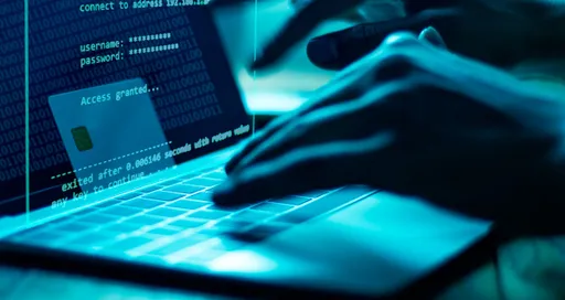 Мошенники придумали новый способ превращать телефоны россиян в кирпичи