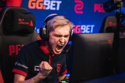 Gambit, Liquid и Movistar Riders вышли в плей-офф EPL Season 15