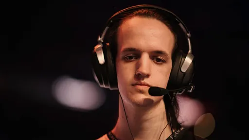 Crystallis сделал рэмпейдж на Phantom Assassin с Рапирой в матче с OG в отборочных на TI12