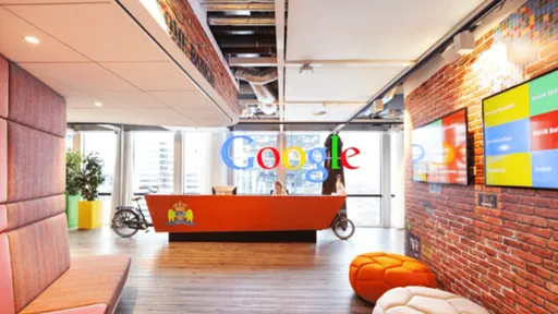 В РФ вступил в силу запрет авторизации через Google и Apple ID со штрафами до 1,4 млн рублей