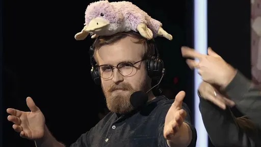 TeaGuvnor начал шлифовать дерево наждачной бумагой в ожидании патча в Dota 2