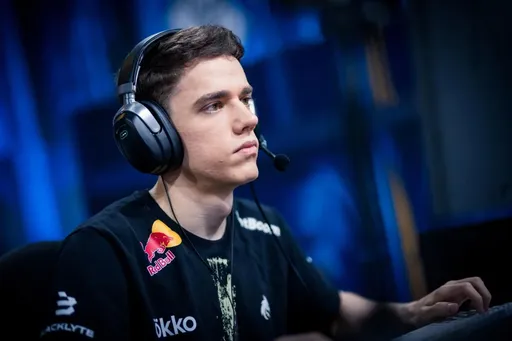 Thorin: zont1x вот-вот выиграет второй турнир, но уже скоро потеряет работу