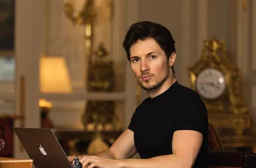 Павел Дуров* прорекламировал игру про свой побег из тюрьмы Франции в Telegram