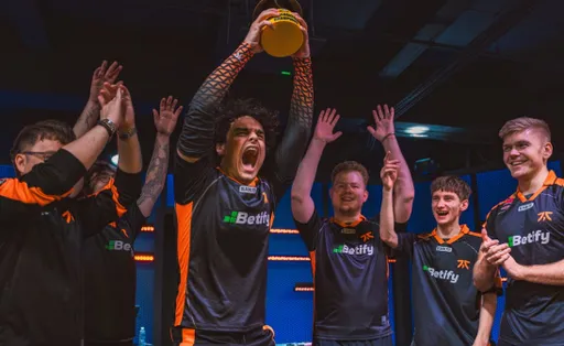 Инвайты на StarLadder Major 2025, решафлы в Dota 2 и Apple, игра от ИИ – дайджест от 6 октября