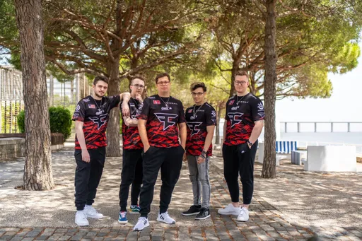 FaZe Clan — G2 eSports: прямая трансляция и коэффициенты на матч BLAST Premier Spring Final 2022