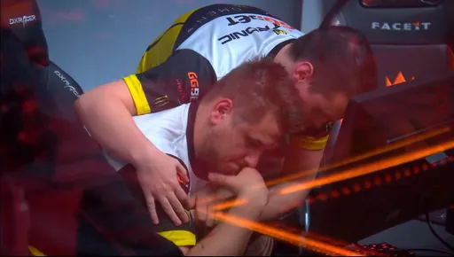 Zeus назвал фаворита в матче NaVi — Vitality на BLAST Premier: Spring Final 2022