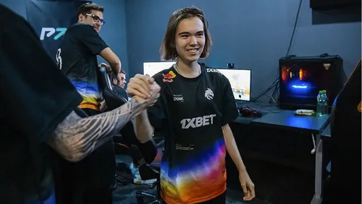 Spirit победила Astralis и сыграет с NaVi за выход в плей-офф IEM Katowice 2025