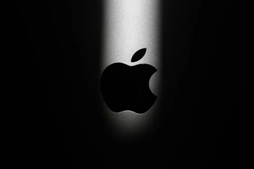 Bloomberg: обновлённая Siri будет работать на кастомной версии Gemini от Google