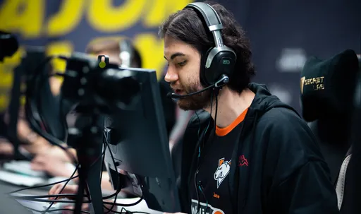 Virtus.pro сразится против G2 в четвертьфинале Gamers8
