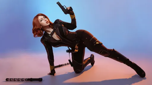 Косплей на Чёрную вдову: Lady Melamori превращает супергероиню Marvel в символ притягательности