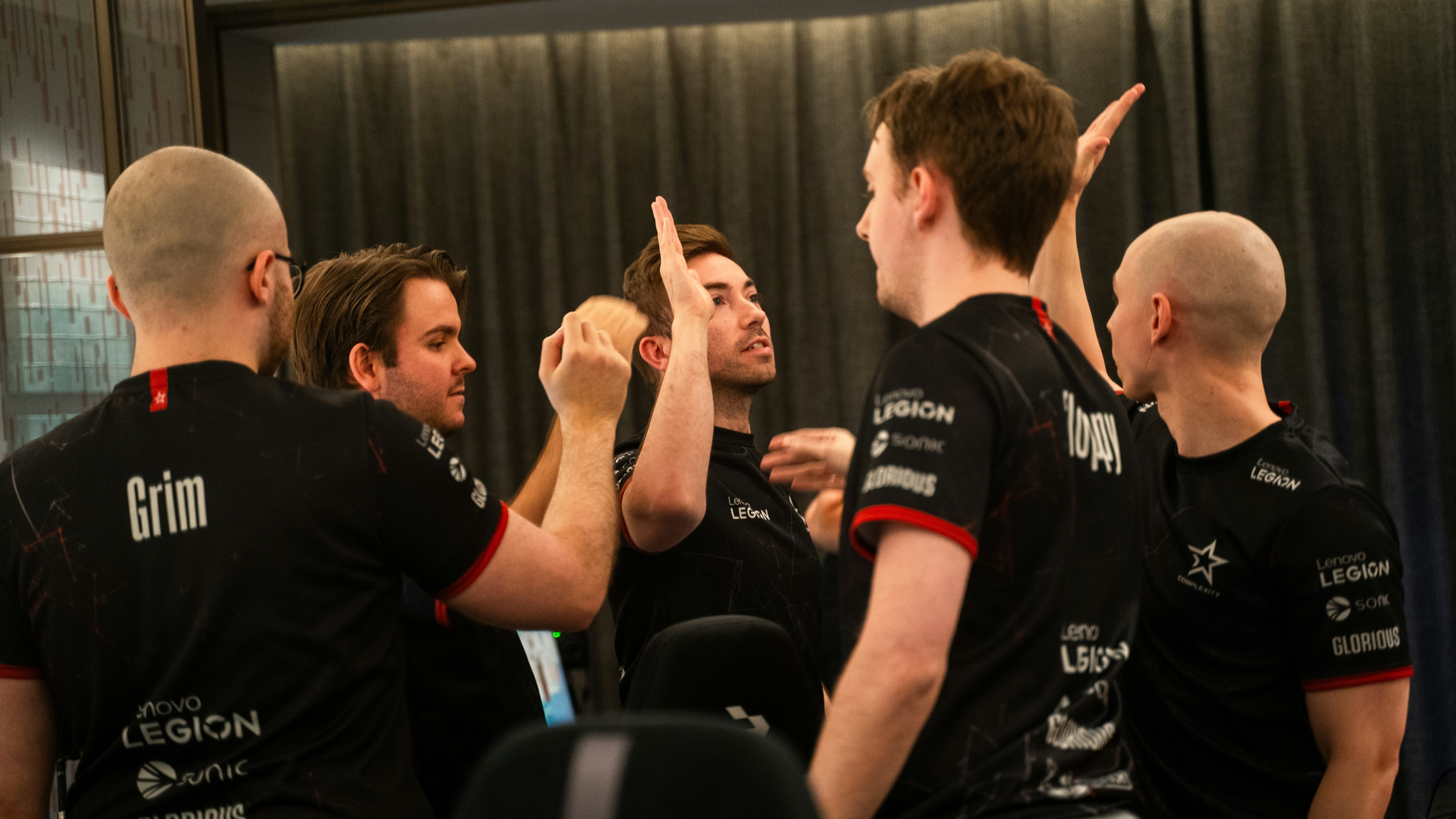 Complexity – FlyQuest: американский коллектив одолеет оппонентов