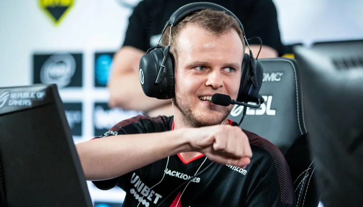 Xyp9X подписал документ на RMR из-за конфликта интересов MOUZ и Astralis