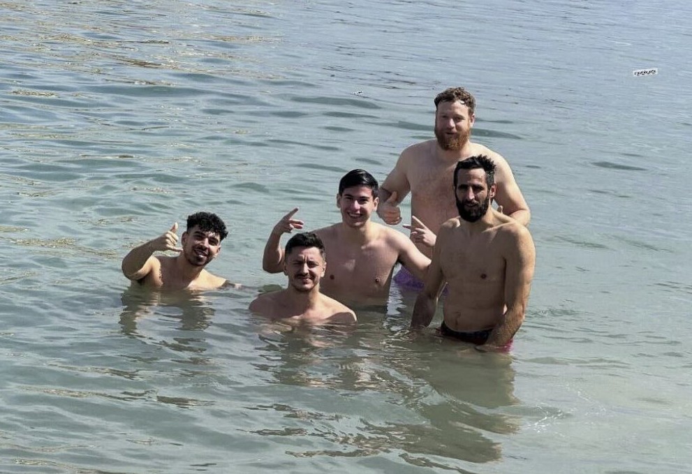 «Это было не ради веселья» – игроки Team Vitality искупались в море