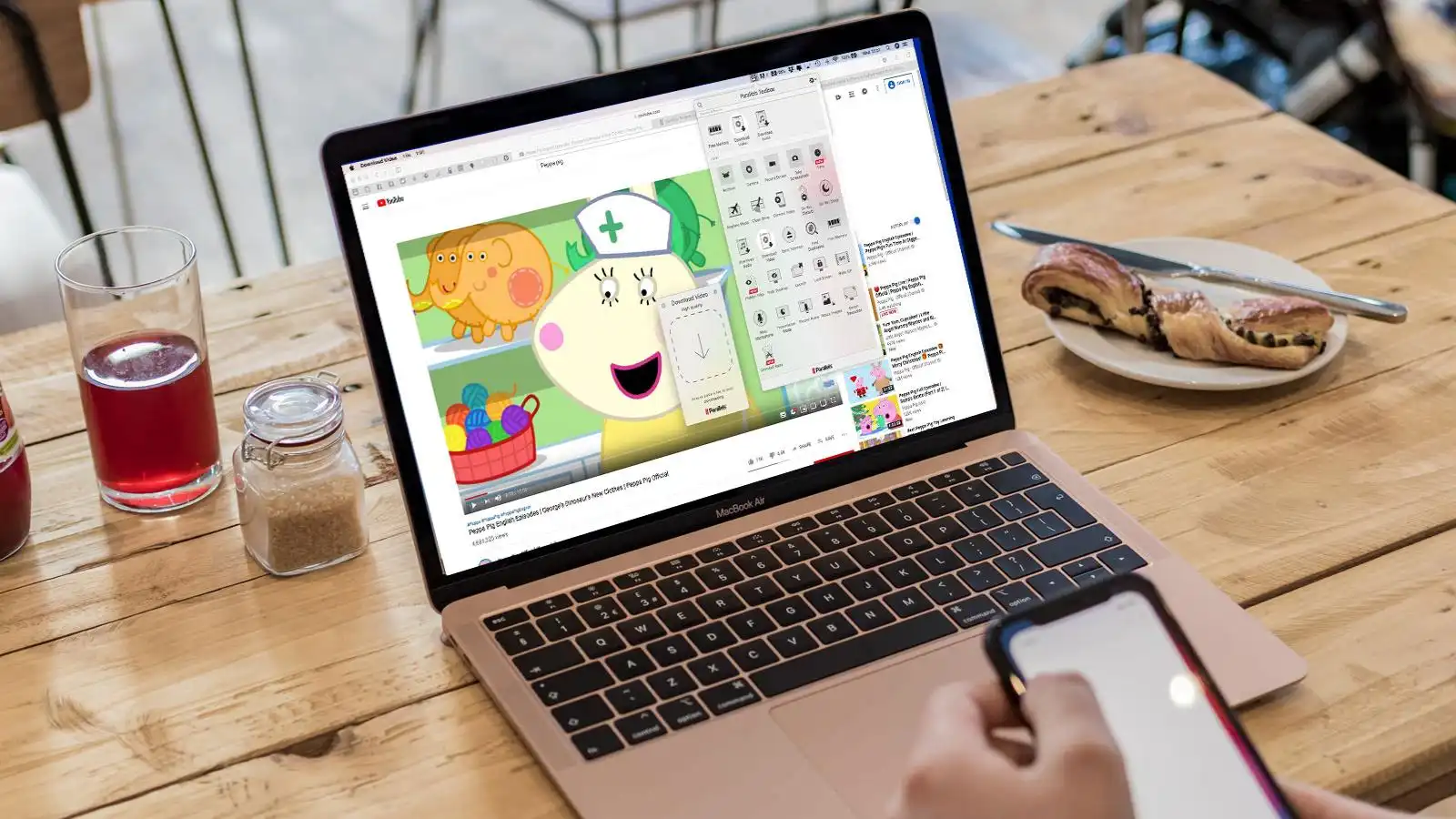 YouTube на MacBook Air