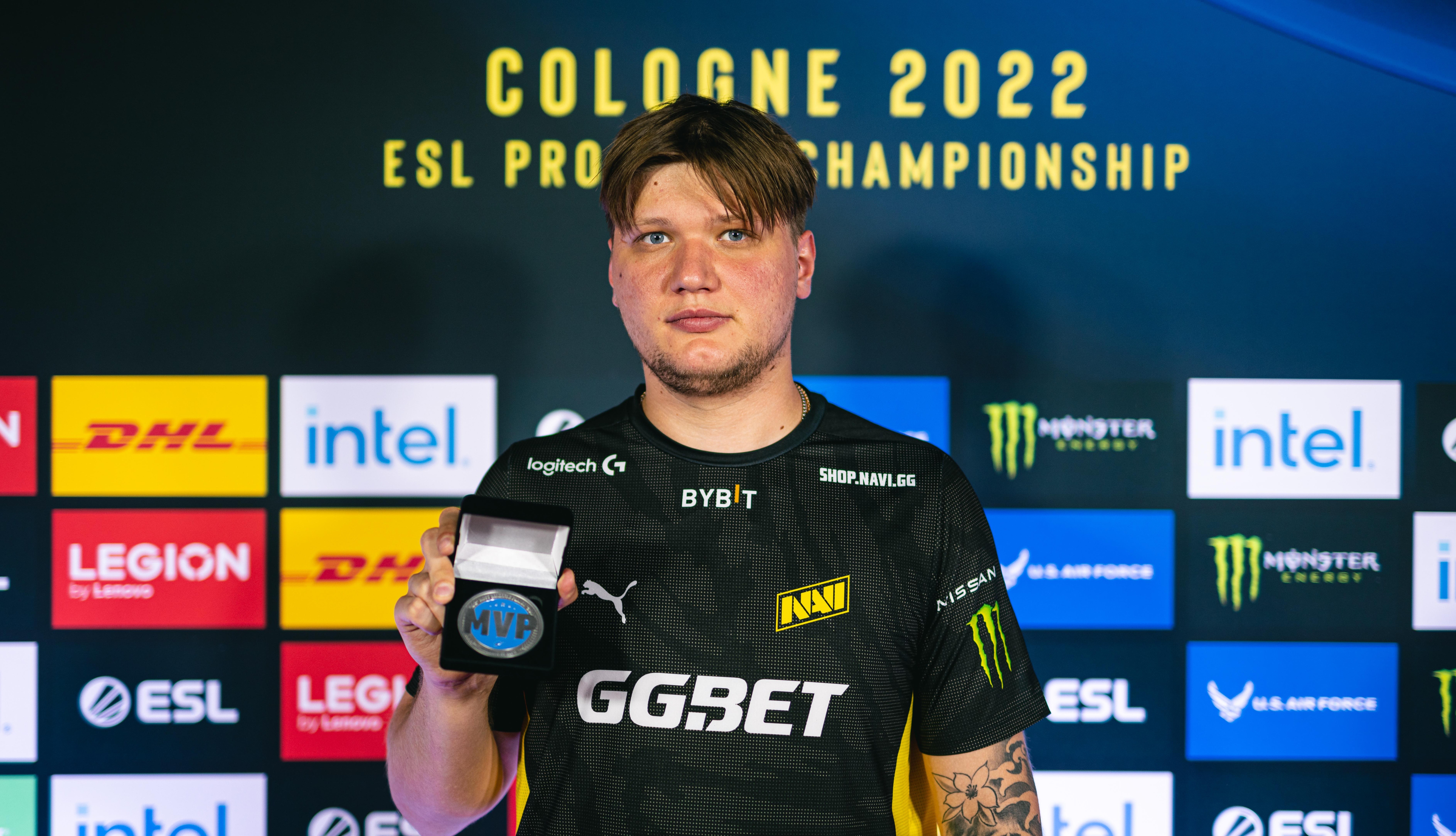 S1mple объяснил, зачем он отдал медаль за второе место на IEM Cologne 2022