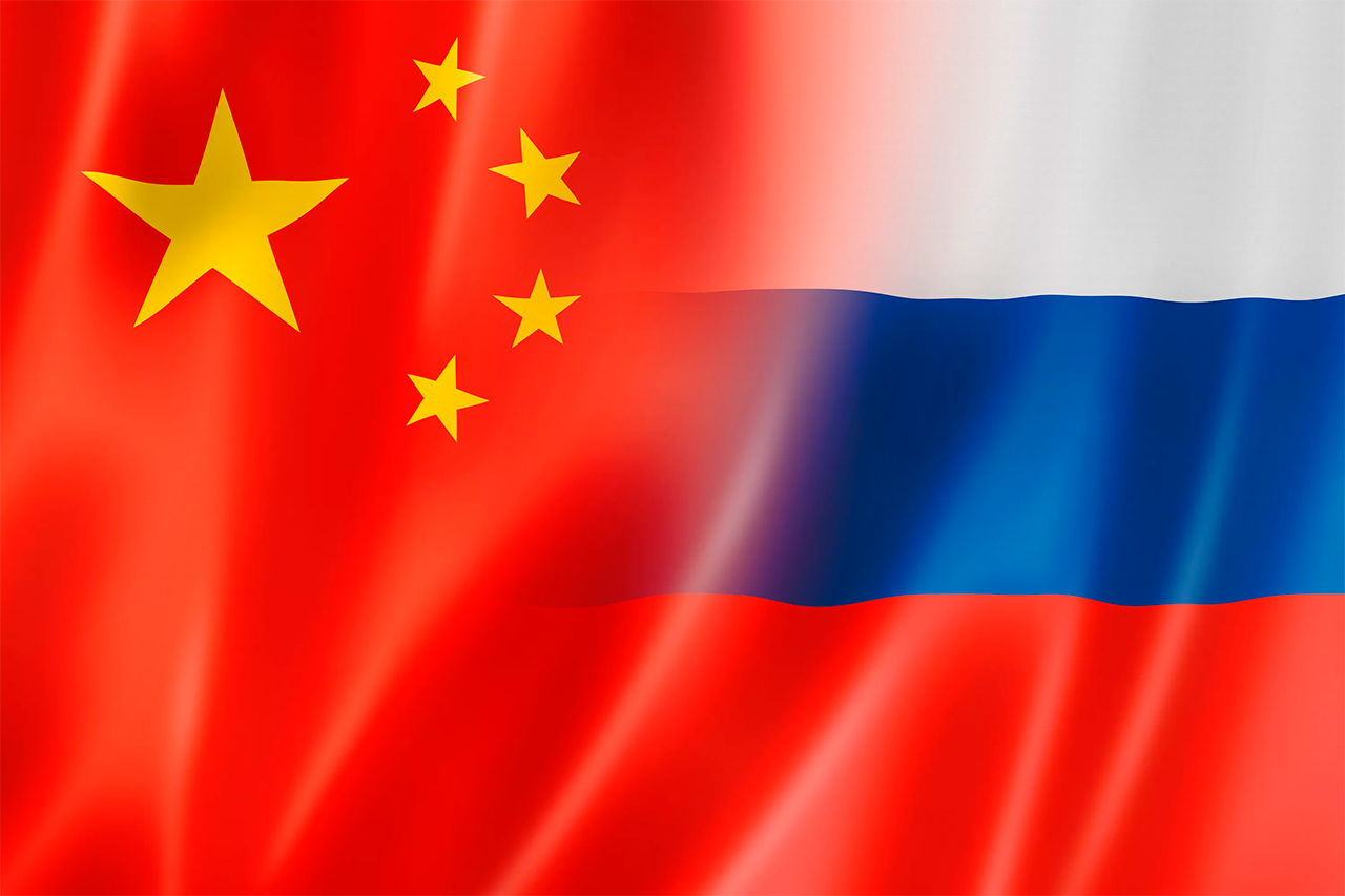 Изображение китайского и российского флагов