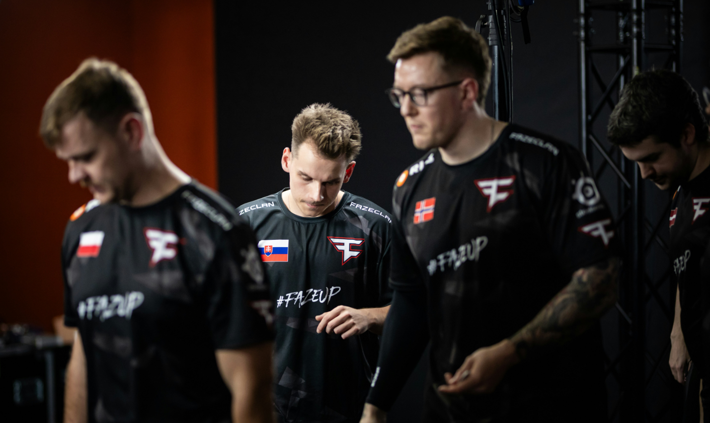 Natus Vincere – FaZe: очередной провал для karrigan?