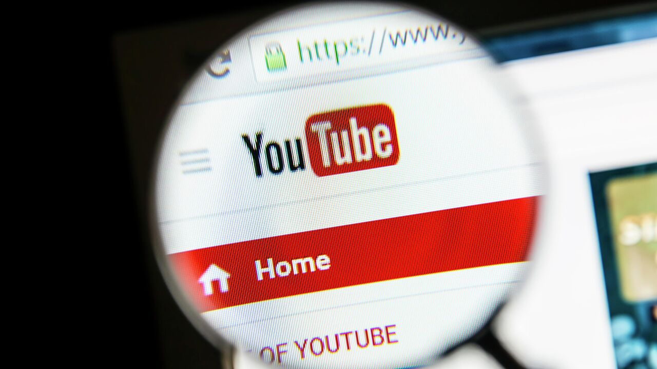 YouTube остается самым популярным видеохостингом в России